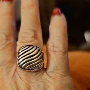 Sterling Silver Textured Wave Square Ring - Silver
